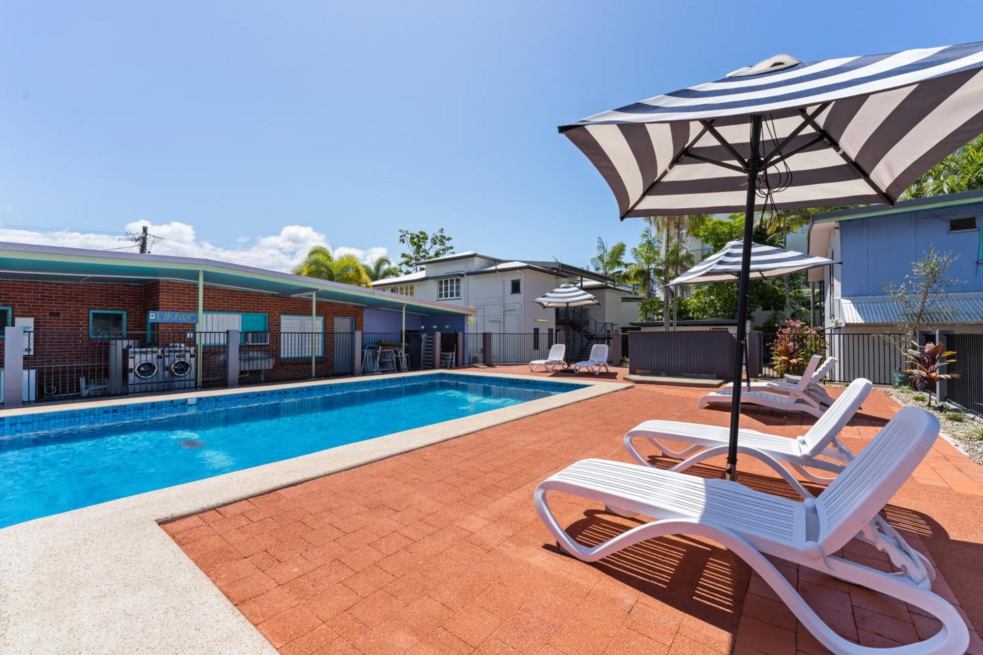 Caravella Backpackers Albergue Cairns Exterior foto