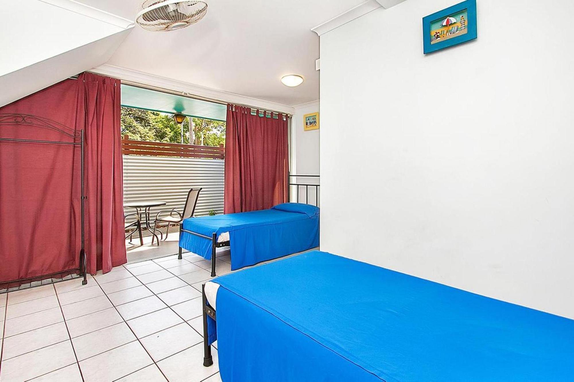 Caravella Backpackers Albergue Cairns Exterior foto